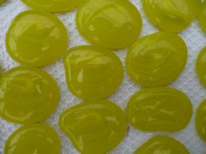 Jaune bille de verre plate jaune citrus galet de 40 mm par 5