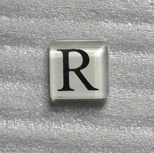 Mosaïque alphabet lettres "r" vétrocristal 2 par 2.cm