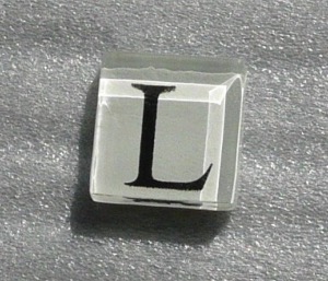 Mosaïque alphabet lettres "l" vétrocristal 2 par 2.cm