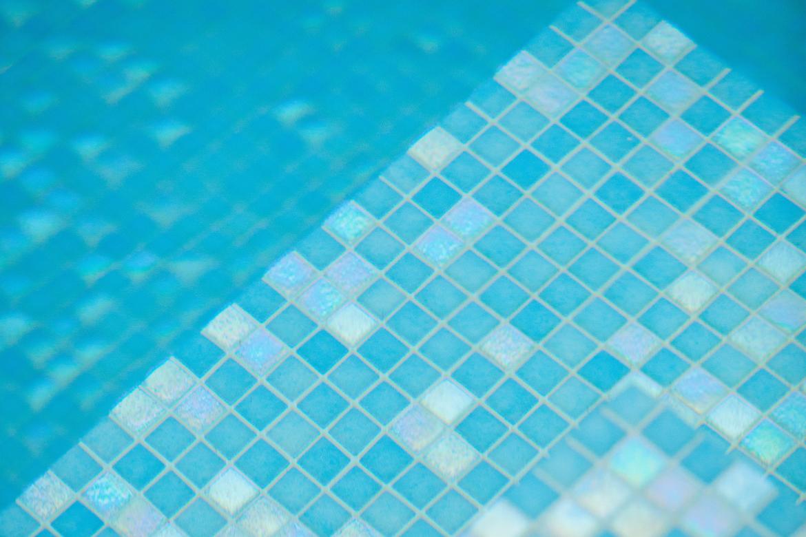 Mosaïque bleu azur pour piscine