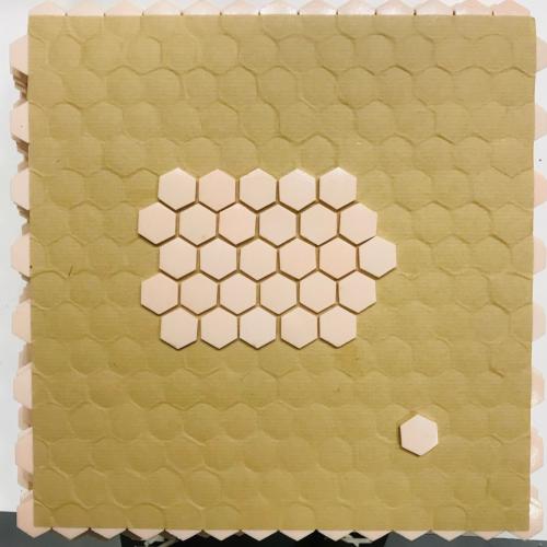 Rose boudoir vintage mat hexagone mosaïque émaux plaque de 33.5 cm