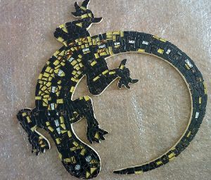 salamandre noir et jaune de mme Bazile