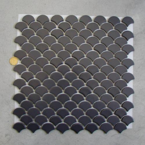 Noir anthracite mat mosaïque écaille par plaque de 30 par 30 cm